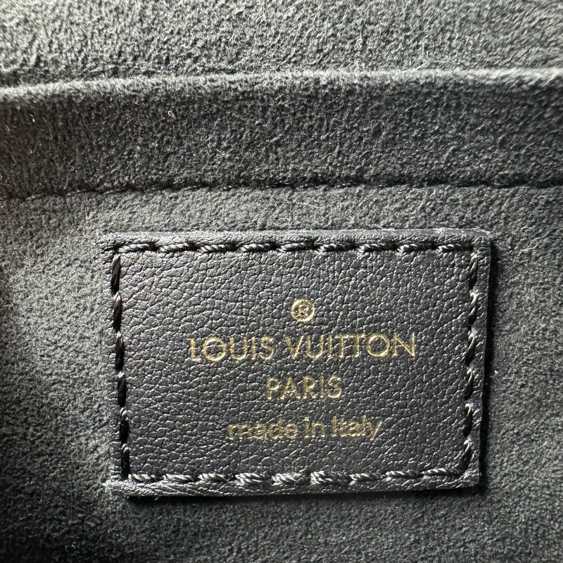 Louis Vuitton New Wave Chain Bag Quilted Leather MM