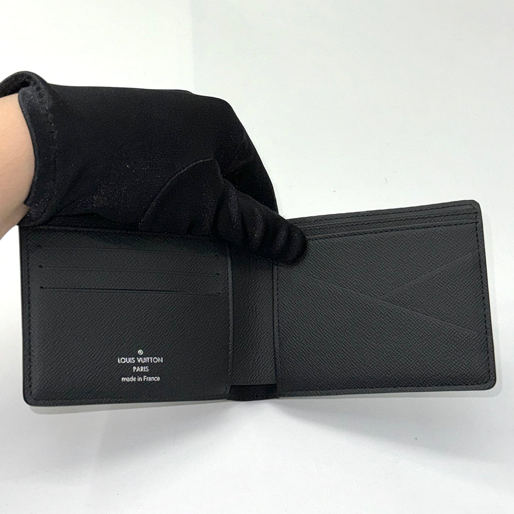 Damier Graphite World Tour Multiple Wallet