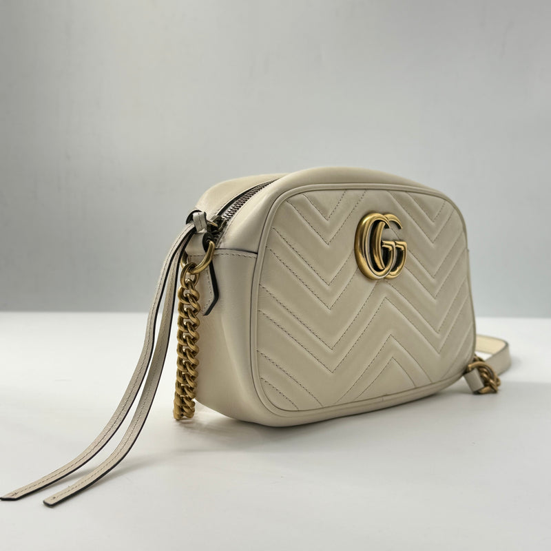 GG Marmont Shoulder Bag Matelasse Leather Small