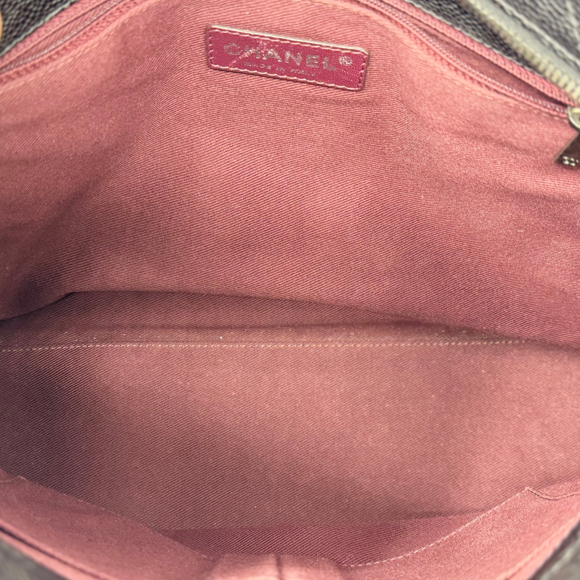 CC Crave Shoulder Bag Quilted Glazed Caviar Medium