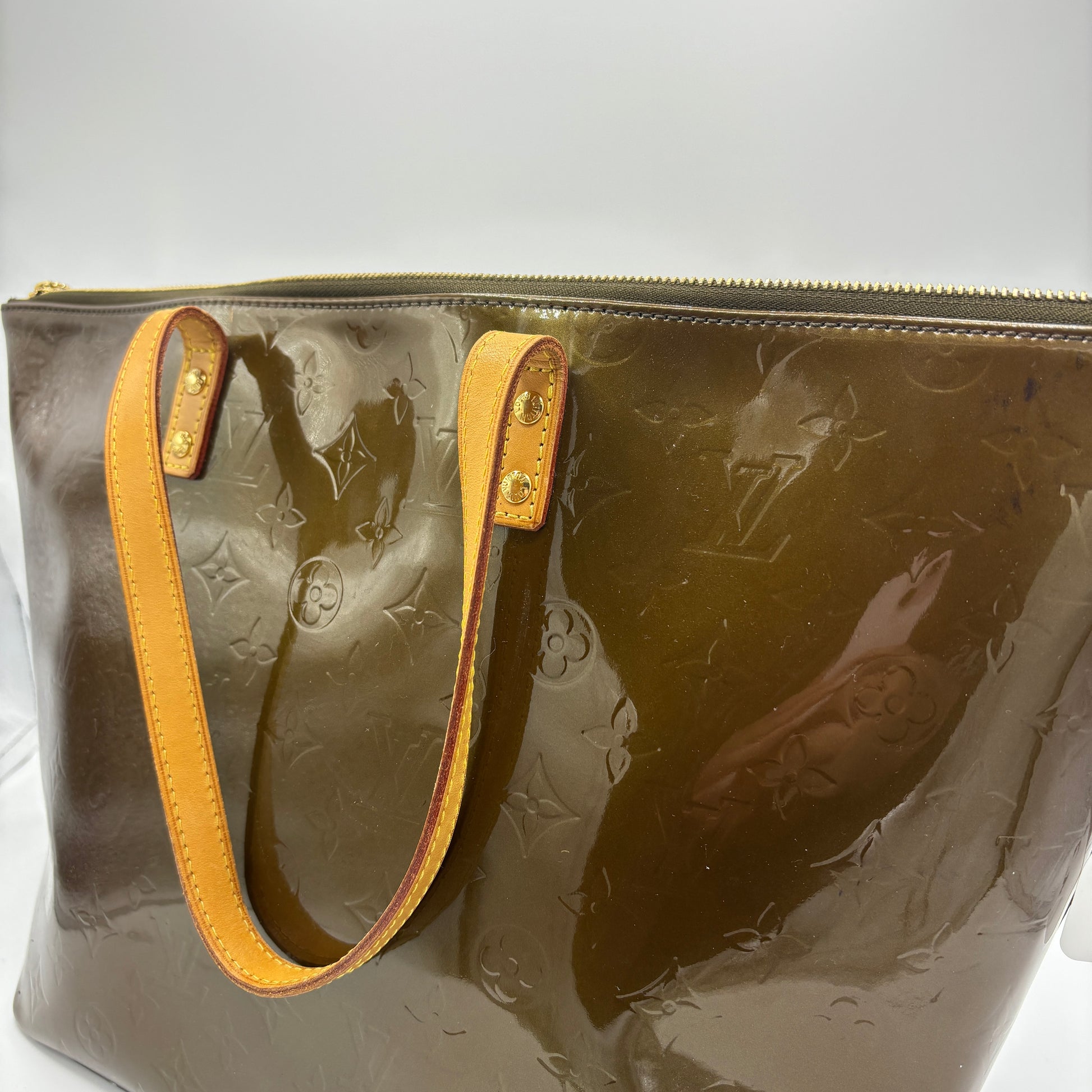 Louis Vuitton Bellevue Patent Leather Handbag Vert Bronze