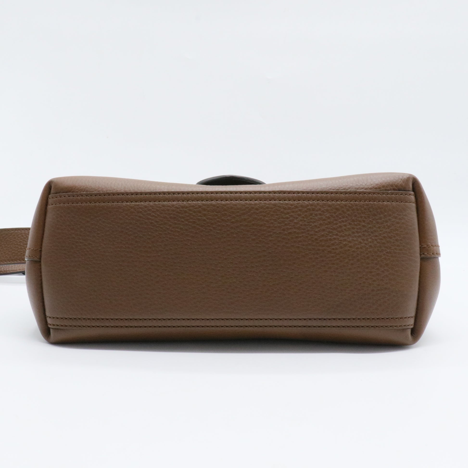 GG Marmont Shoulder Bag Leather Small