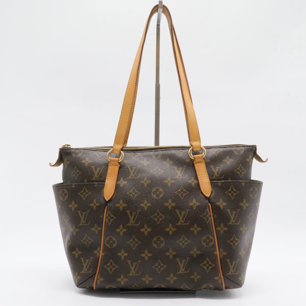 Totally Handbag Monogram Canvas PM