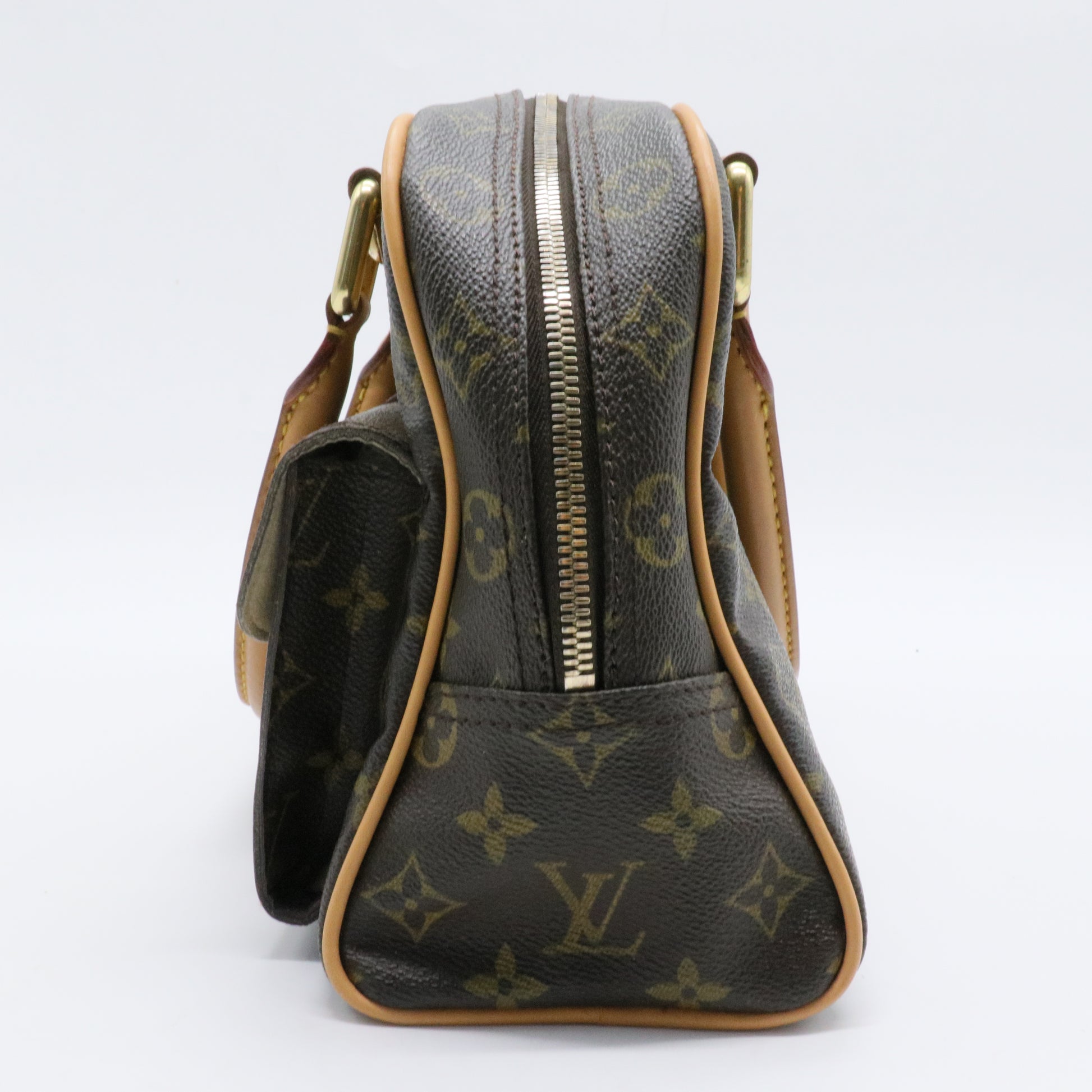 Manhattan Handbag Monogram Canvas PM