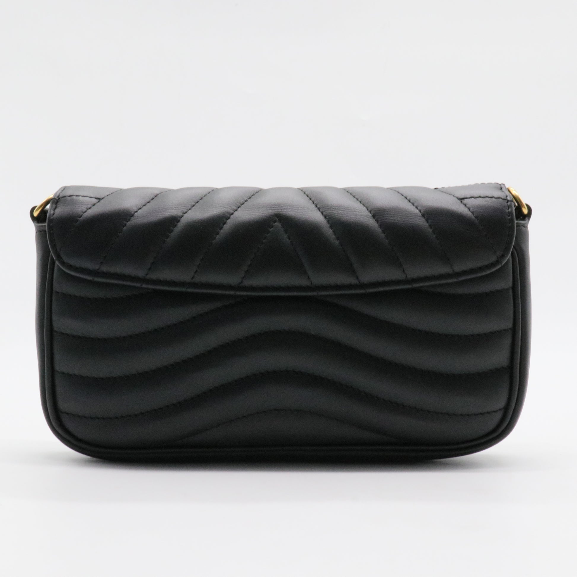 New Wave Chain Pochette Quilted Leather