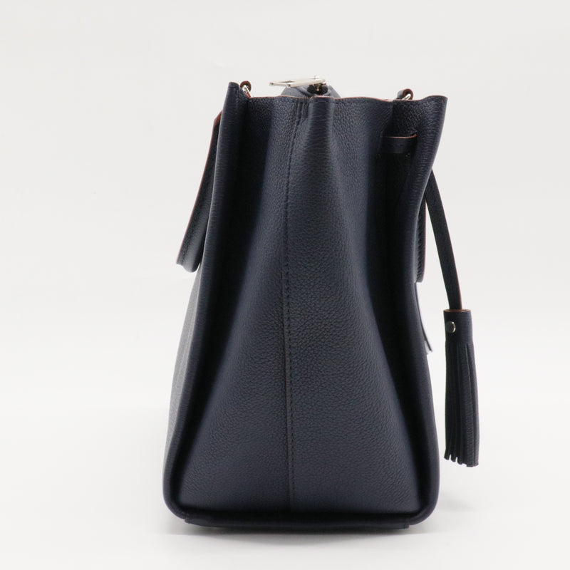 Lockmeto Handbag Leather