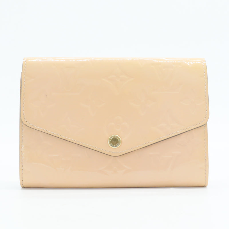 Sarah Wallet NM Monogram Vernis