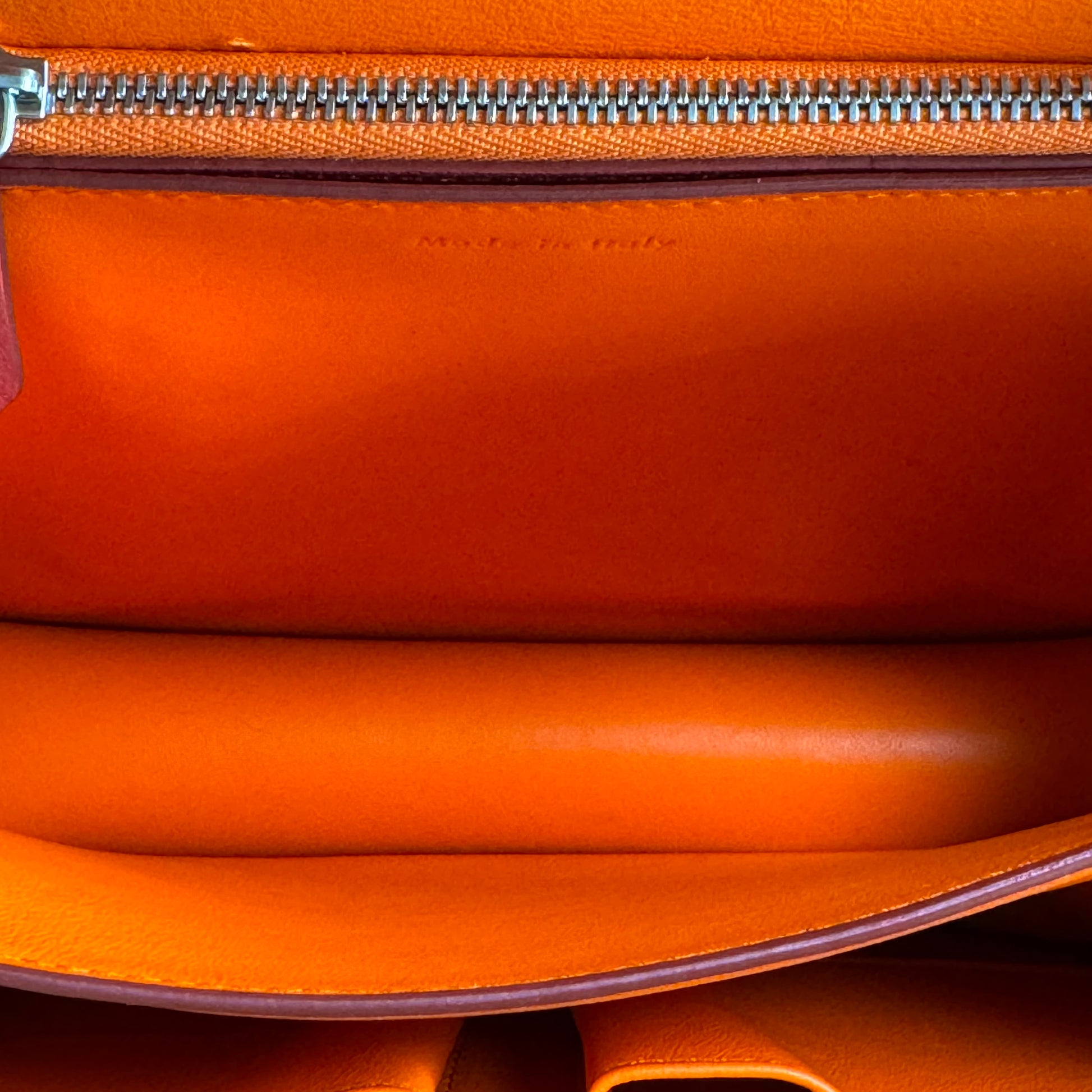 Leather Classic Medium