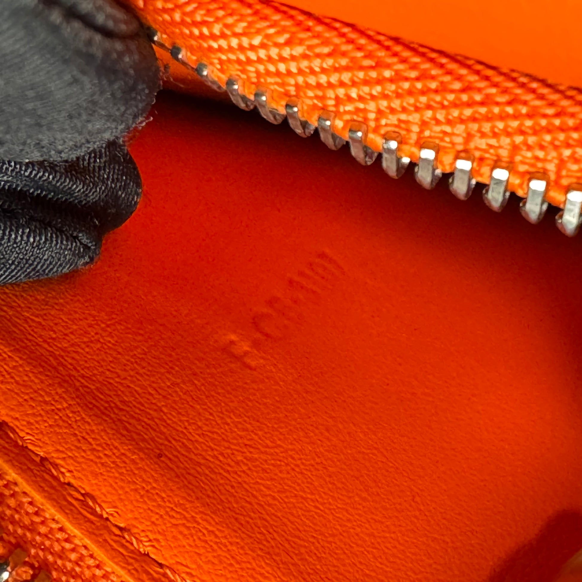 Leather Classic Medium