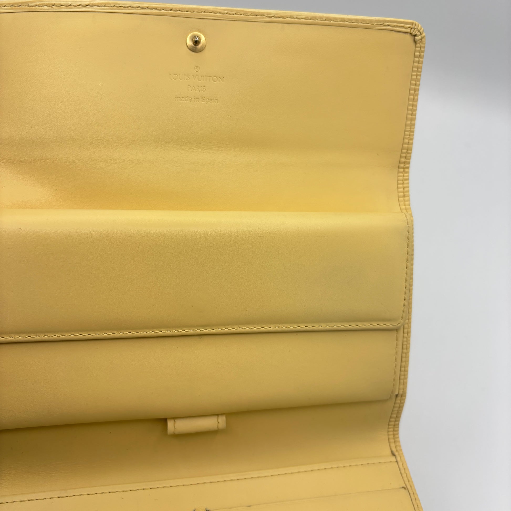 Porte Tresor International Wallet Epi Leather