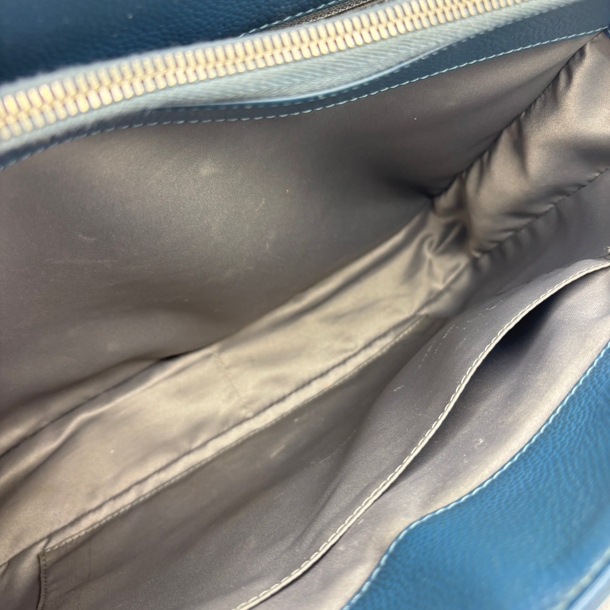 Grand Shopping Tote Quilted Caviar