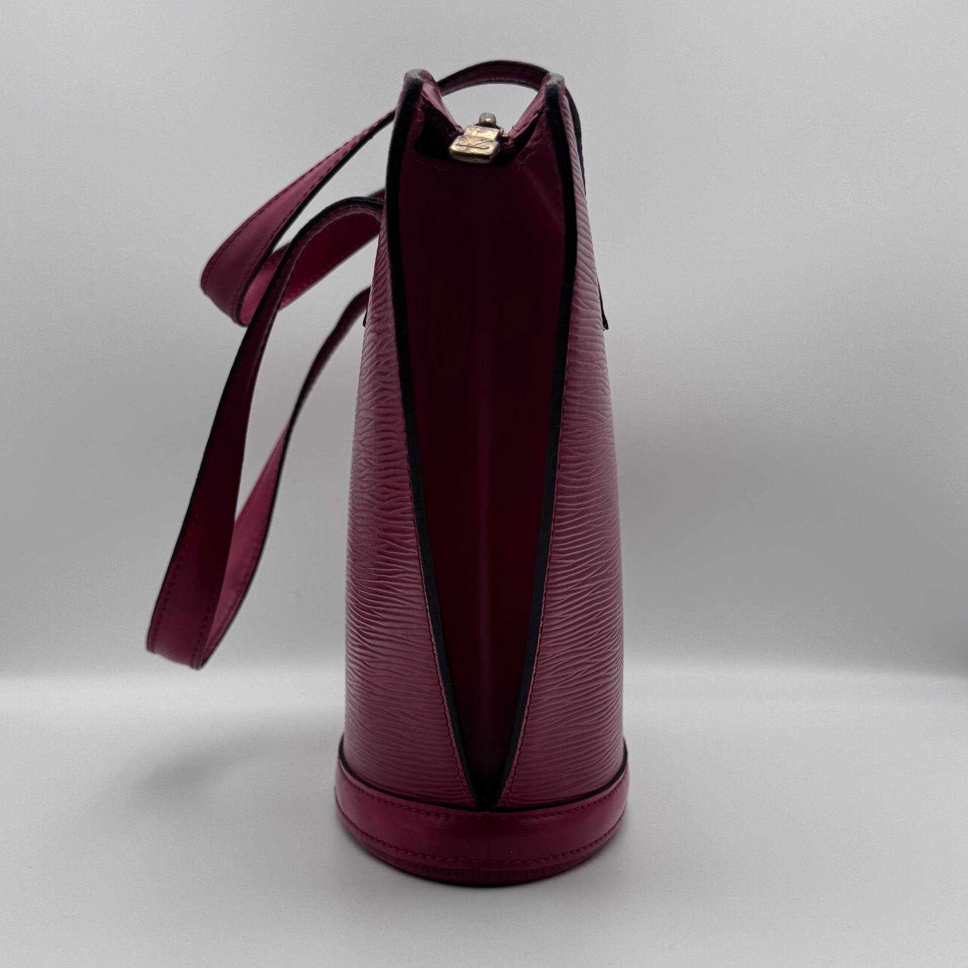 Epi Leather Saint Jacques PM NJ