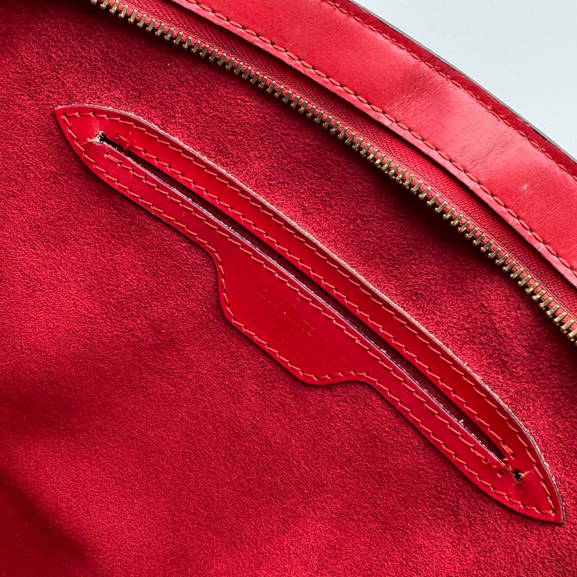 Epi Leather Saint Jacques PM NJ