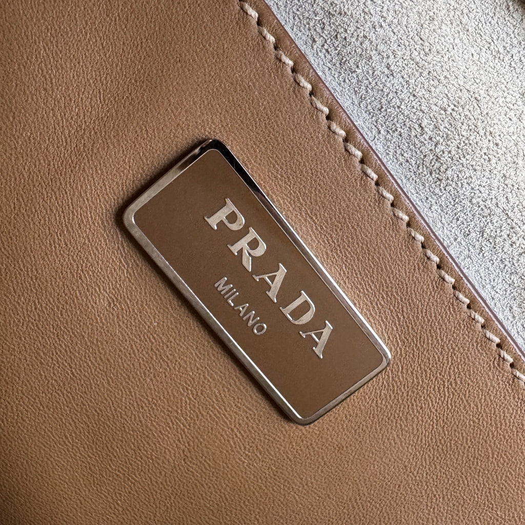 City Calf Small Hand Stitched Galleria Double Zip Tote Caramel NJ