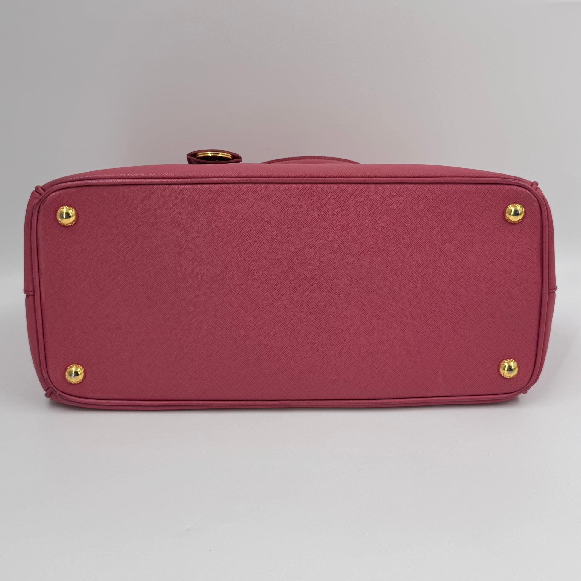 Large Saffiano Lux Galleria Double Zip Tote NJ