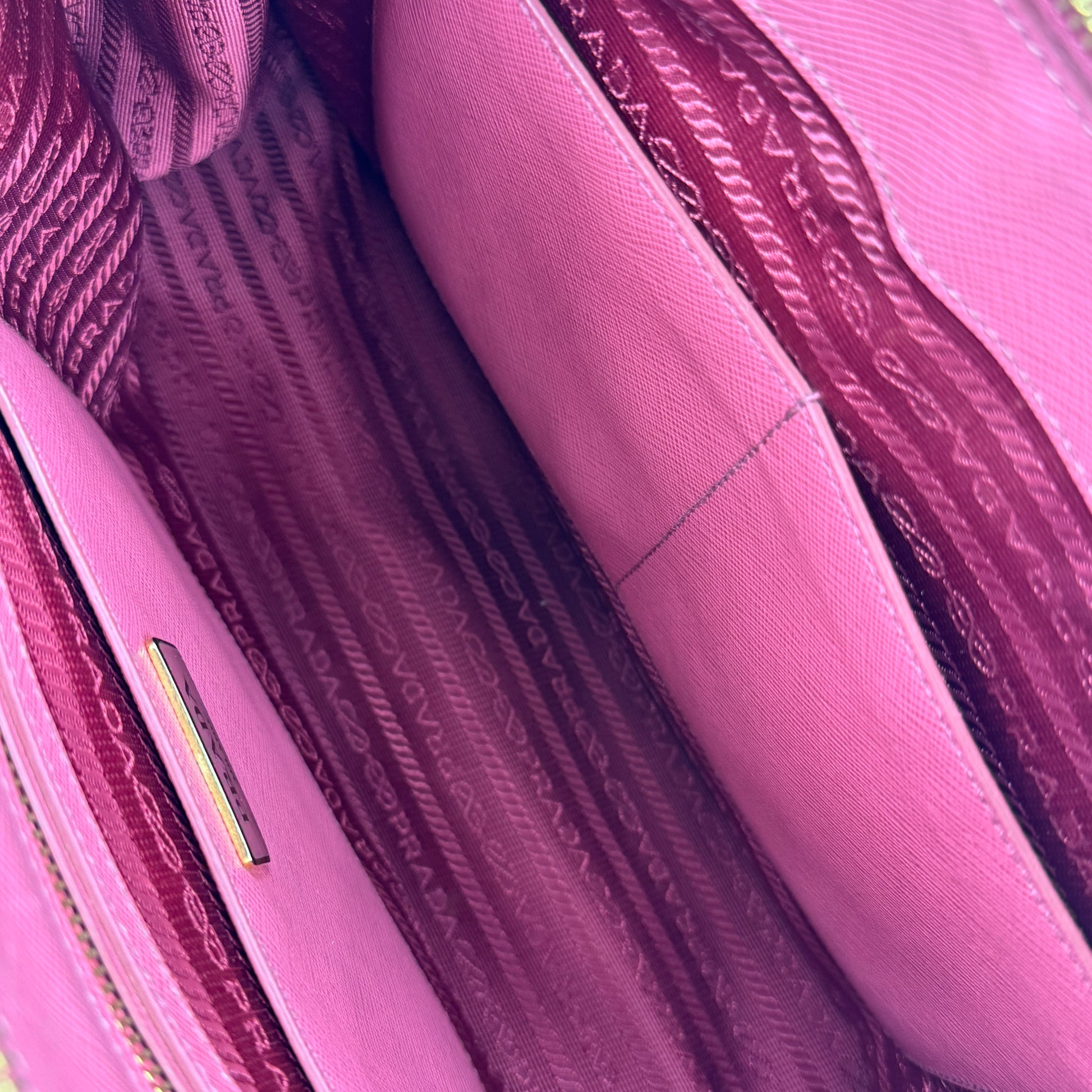 Large Saffiano Lux Galleria Double Zip Tote NJ