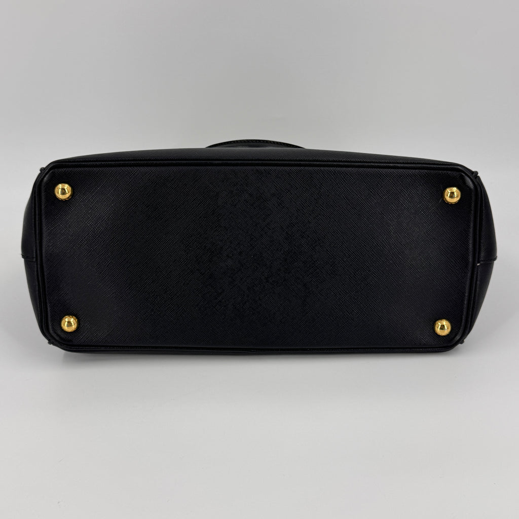 Saffiano Lux Leather Galleria Double Zip Medium NJ
