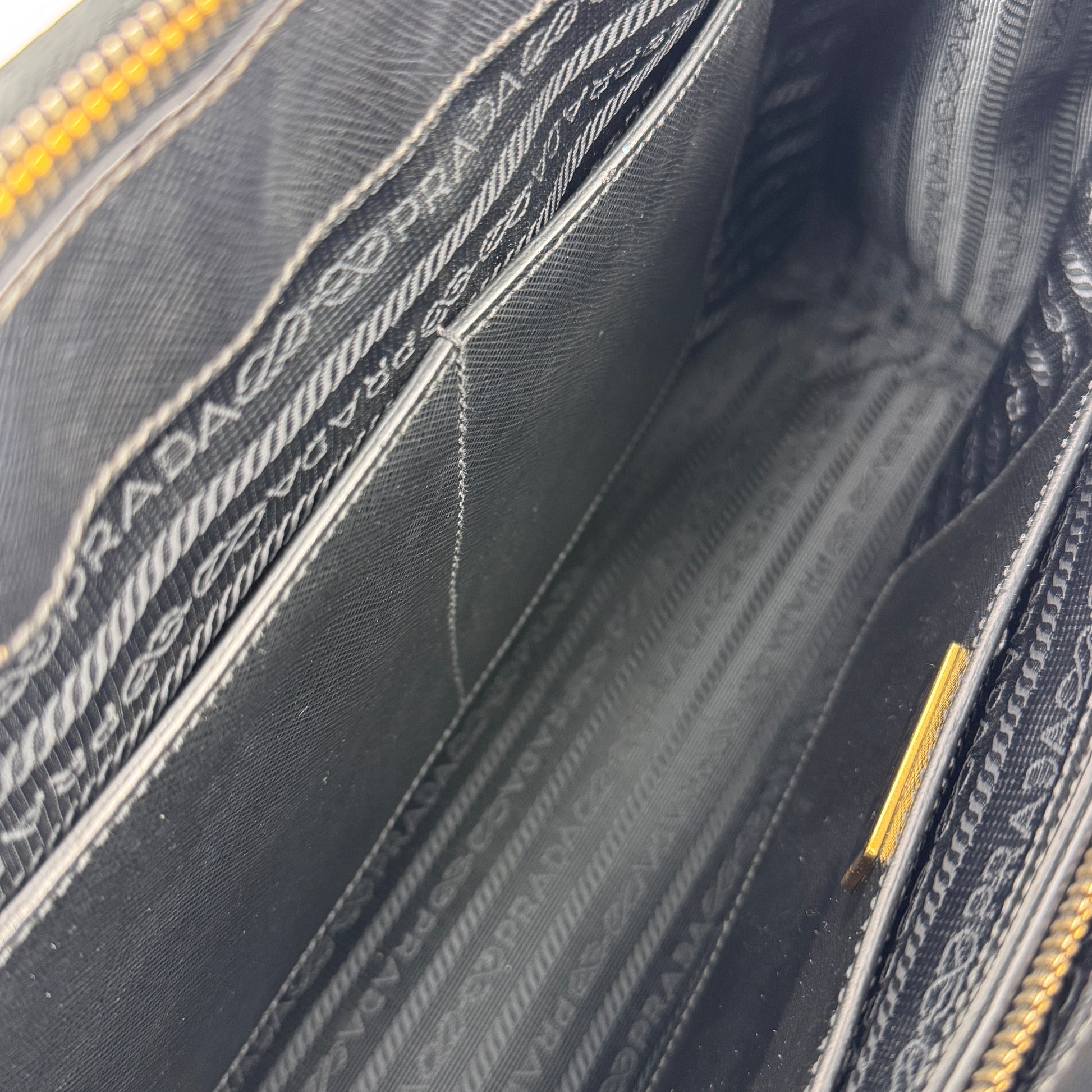 Saffiano Lux Leather Galleria Double Zip Medium NJ