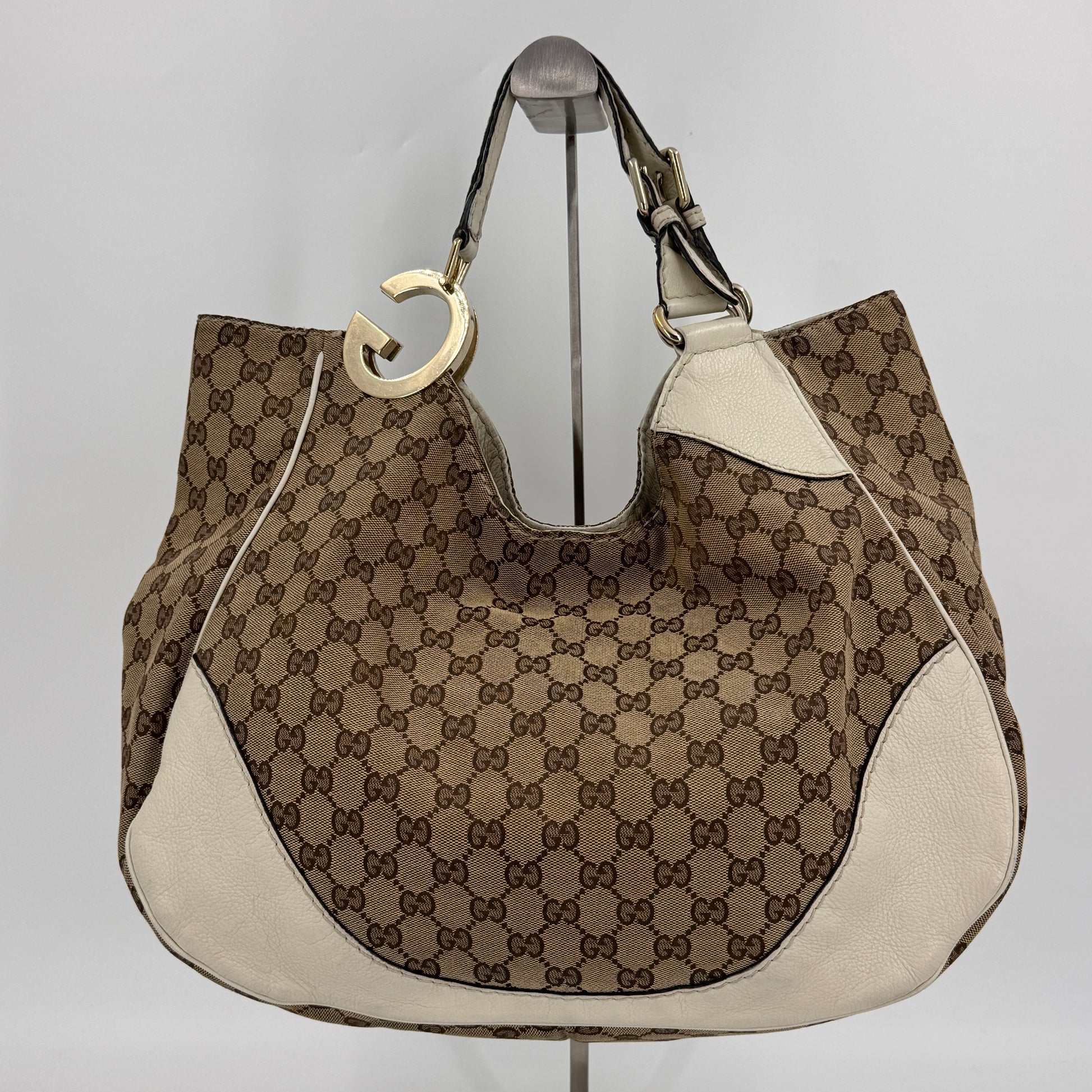 GG Canvas Large Charlotte Hobo NJ