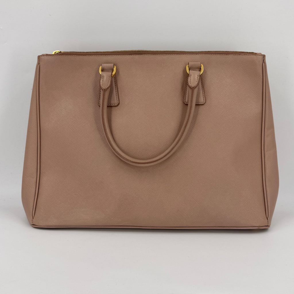 Saffiano Medium Galleria Double Zip Tote Cammeo NJ