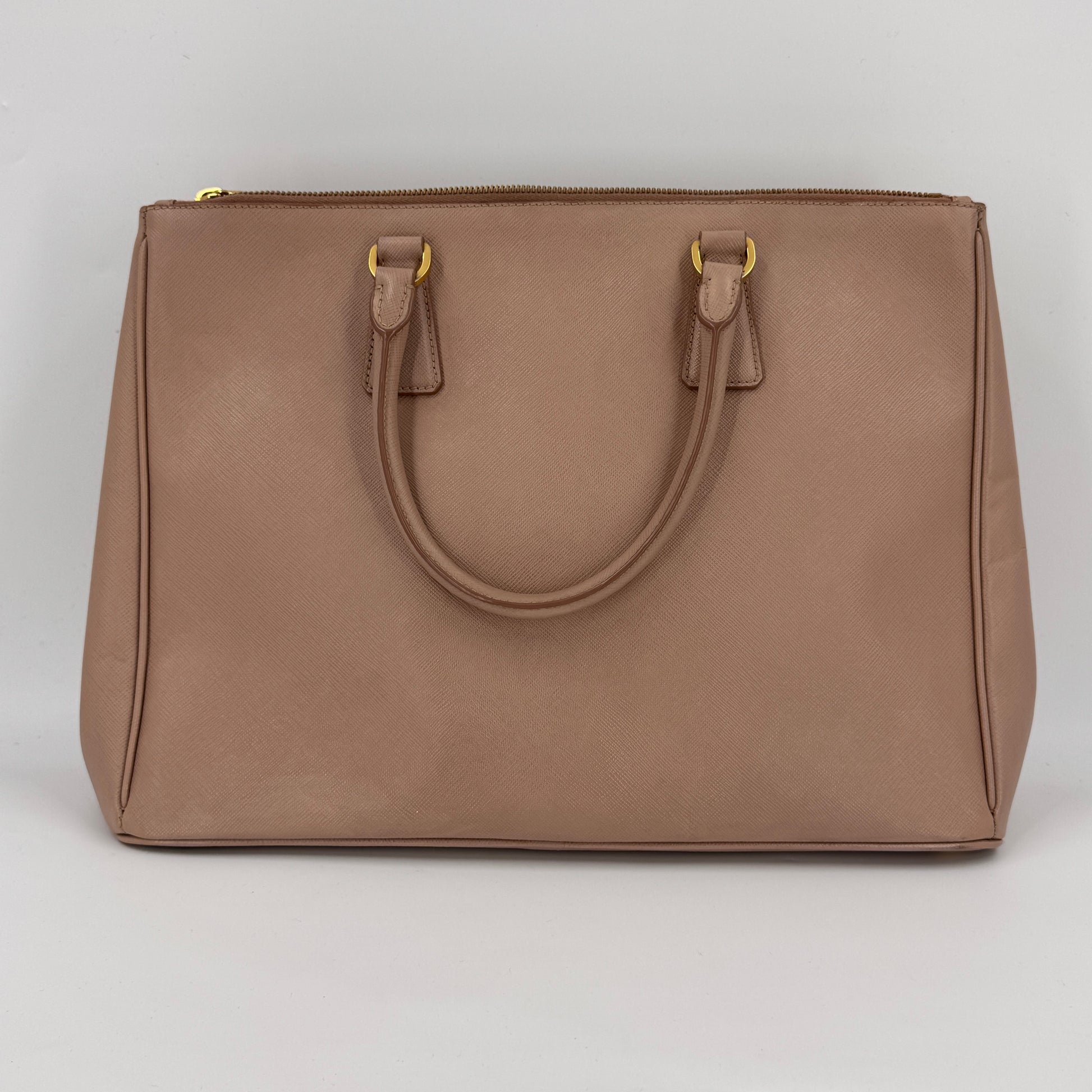 Saffiano Medium Galleria Double Zip Tote Cammeo NJ