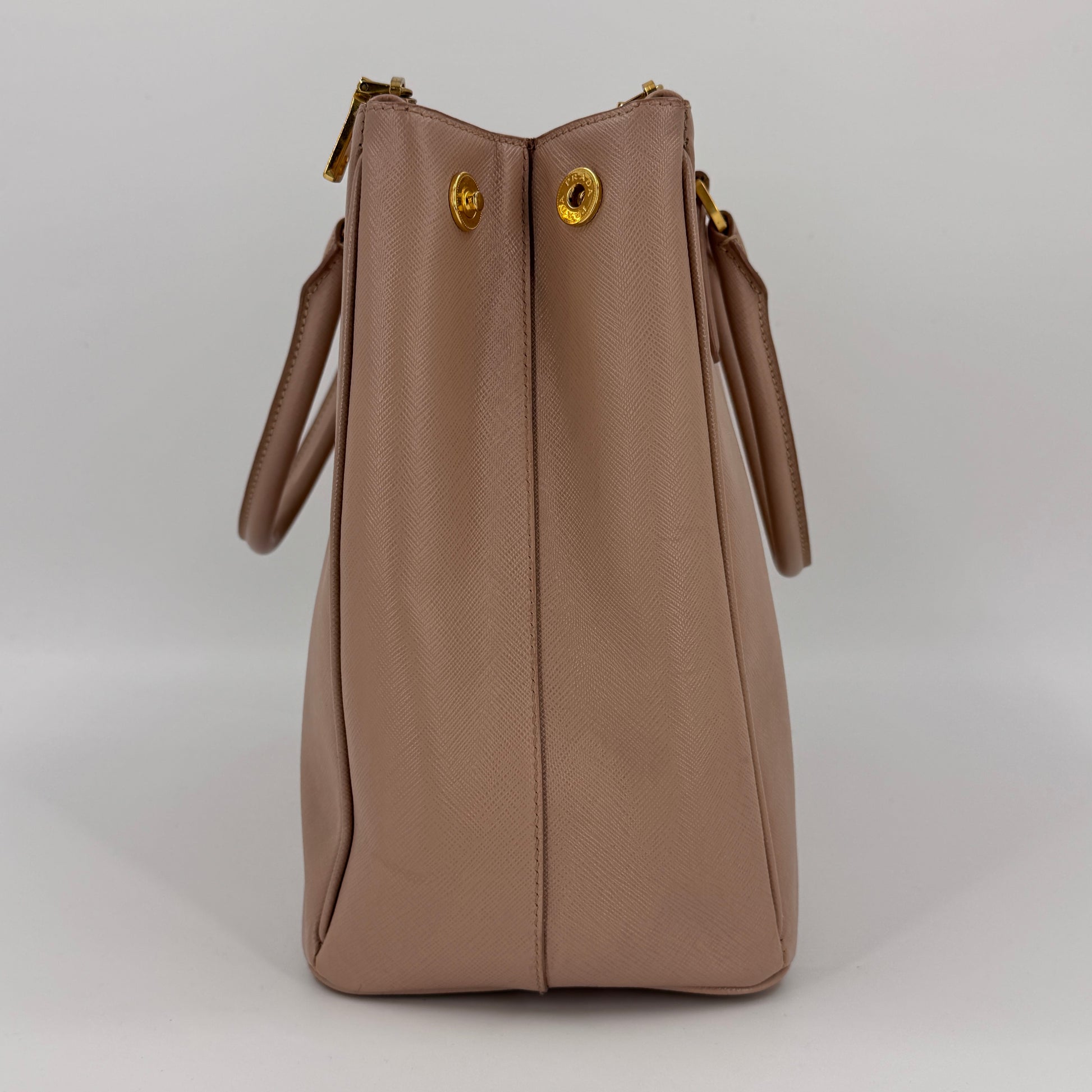 Saffiano Medium Galleria Double Zip Tote Cammeo NJ