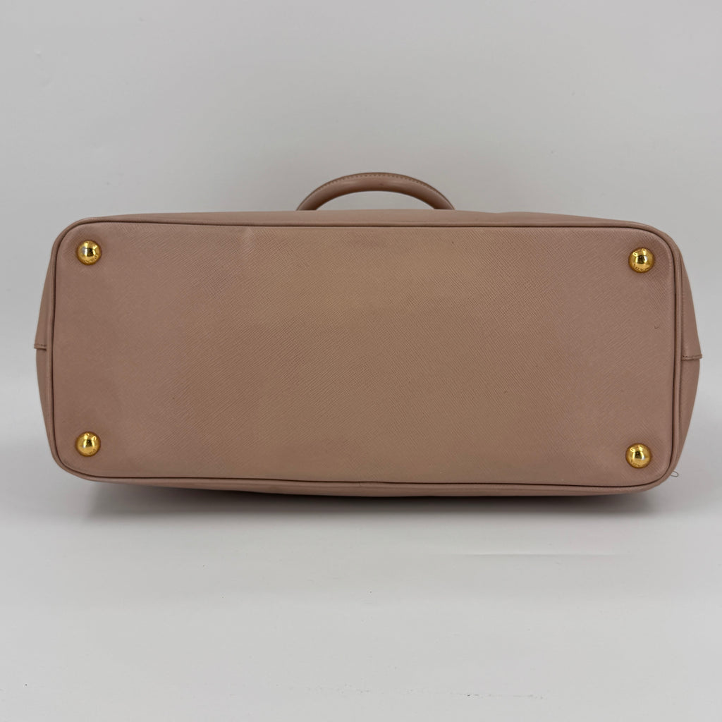 Saffiano Medium Galleria Double Zip Tote Cammeo NJ