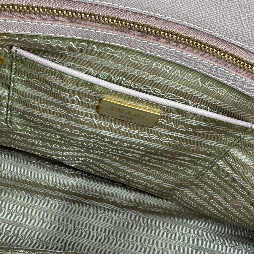 Saffiano Medium Galleria Double Zip Tote Cammeo NJ