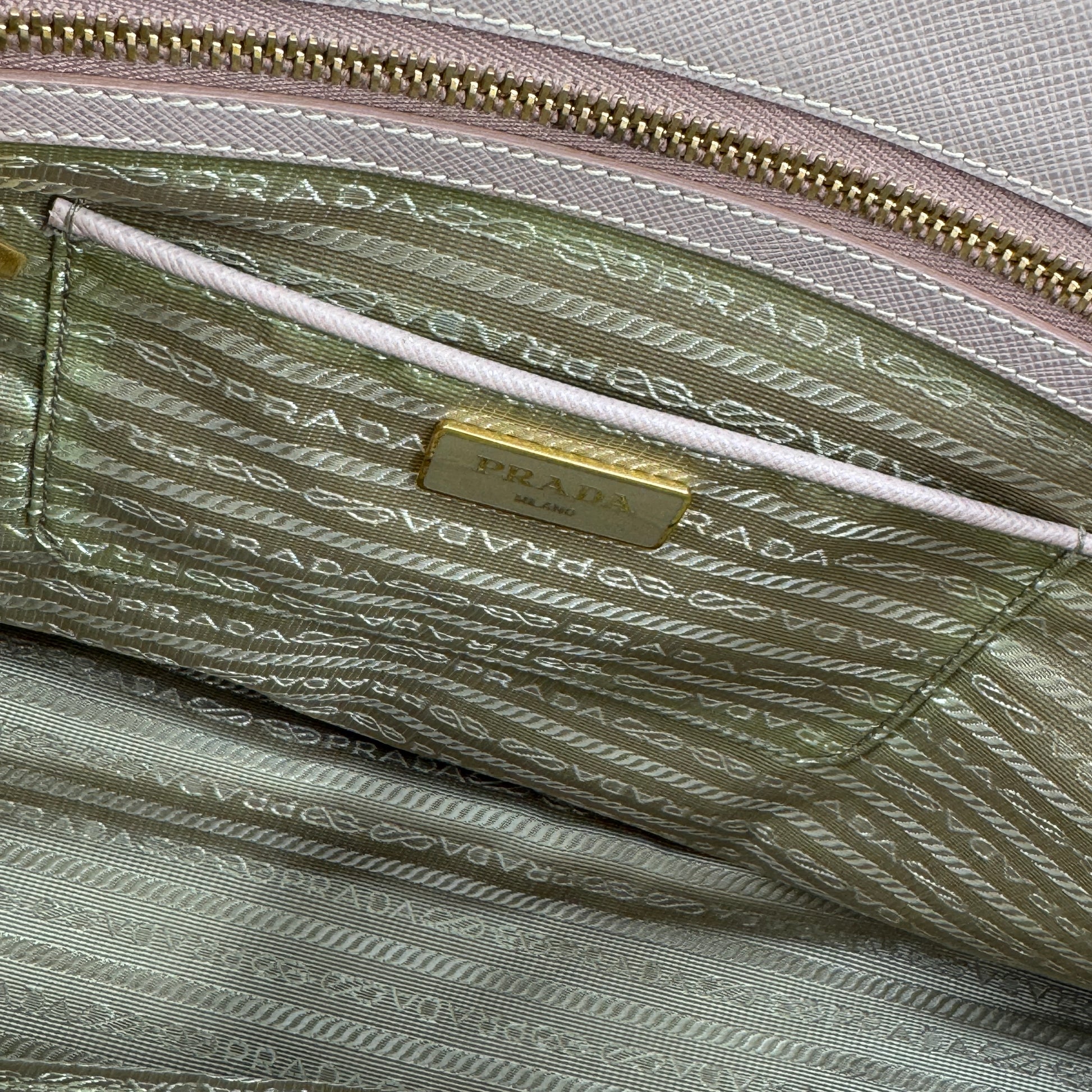 Saffiano Medium Galleria Double Zip Tote Cammeo NJ