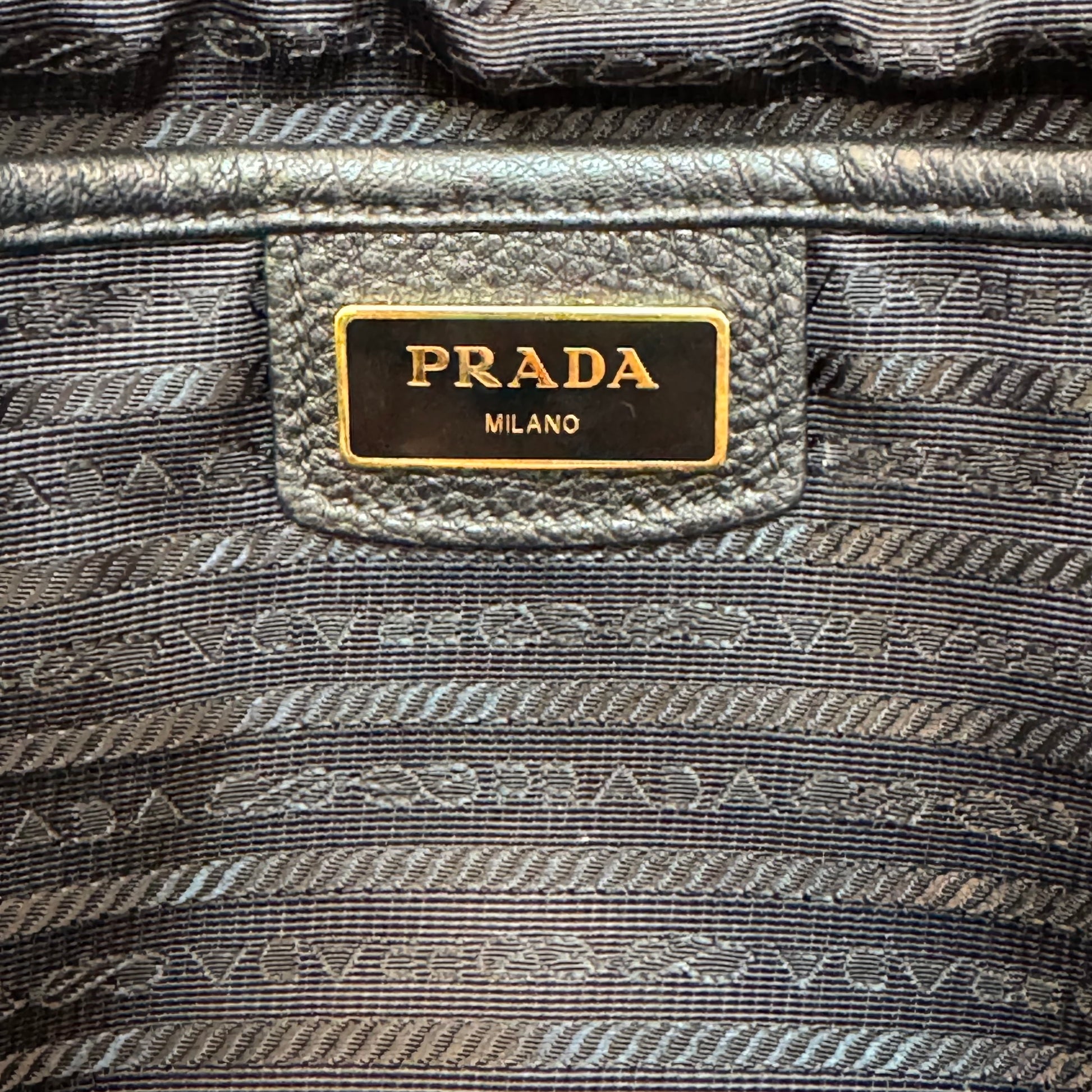 Vitello Phenix Crossbody Bag Black