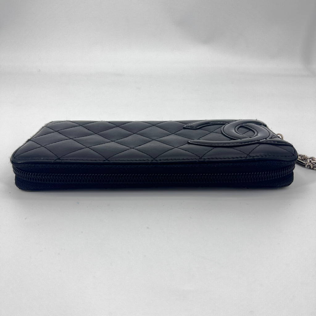 Interlocking CC Logo Continental Wallet - twins