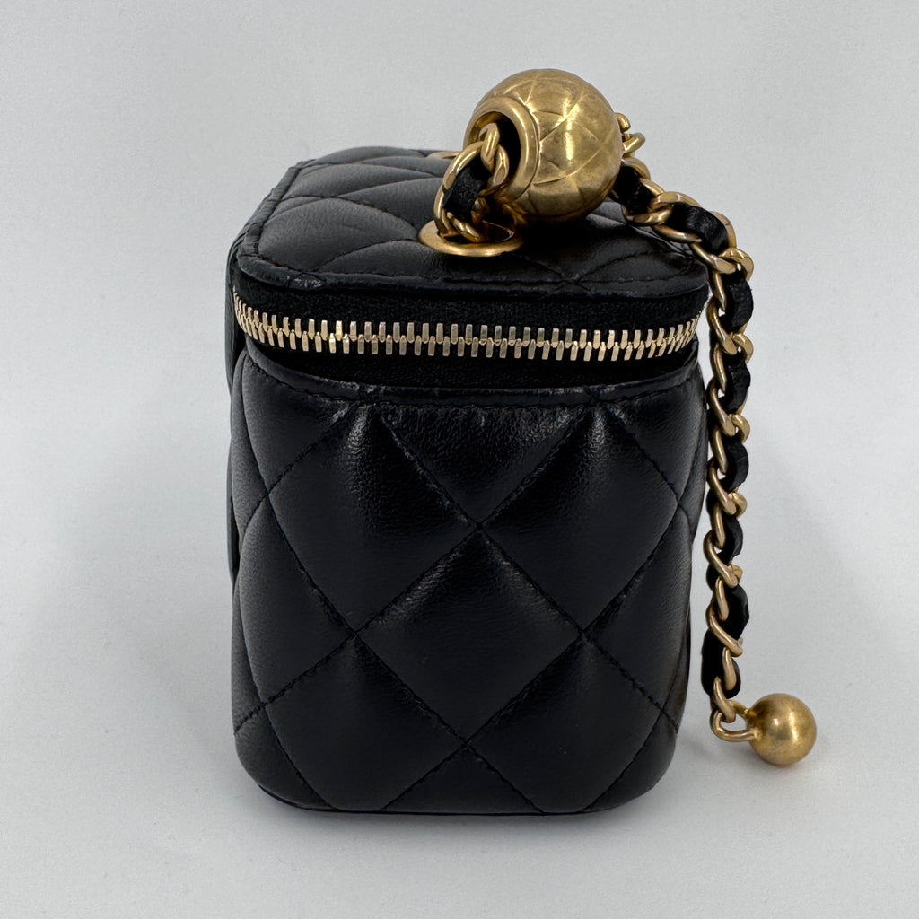 Lambskin Quilted Mini Pearl Crush Vanity Case With Chain Black NJ
