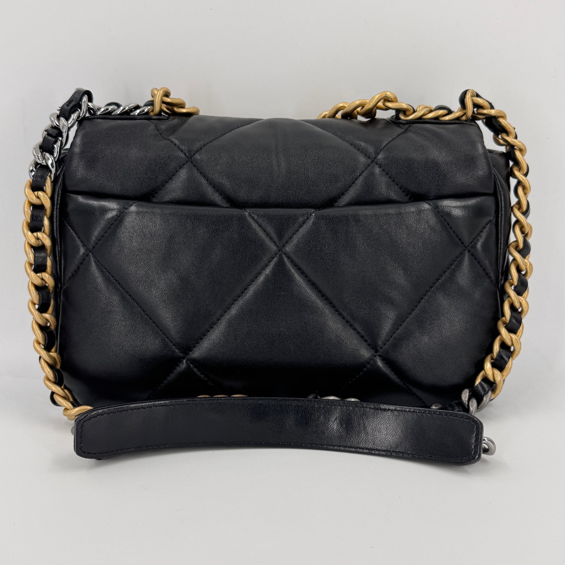 Goatskin Quilted Medium Chanel 19 Flap Black NJ