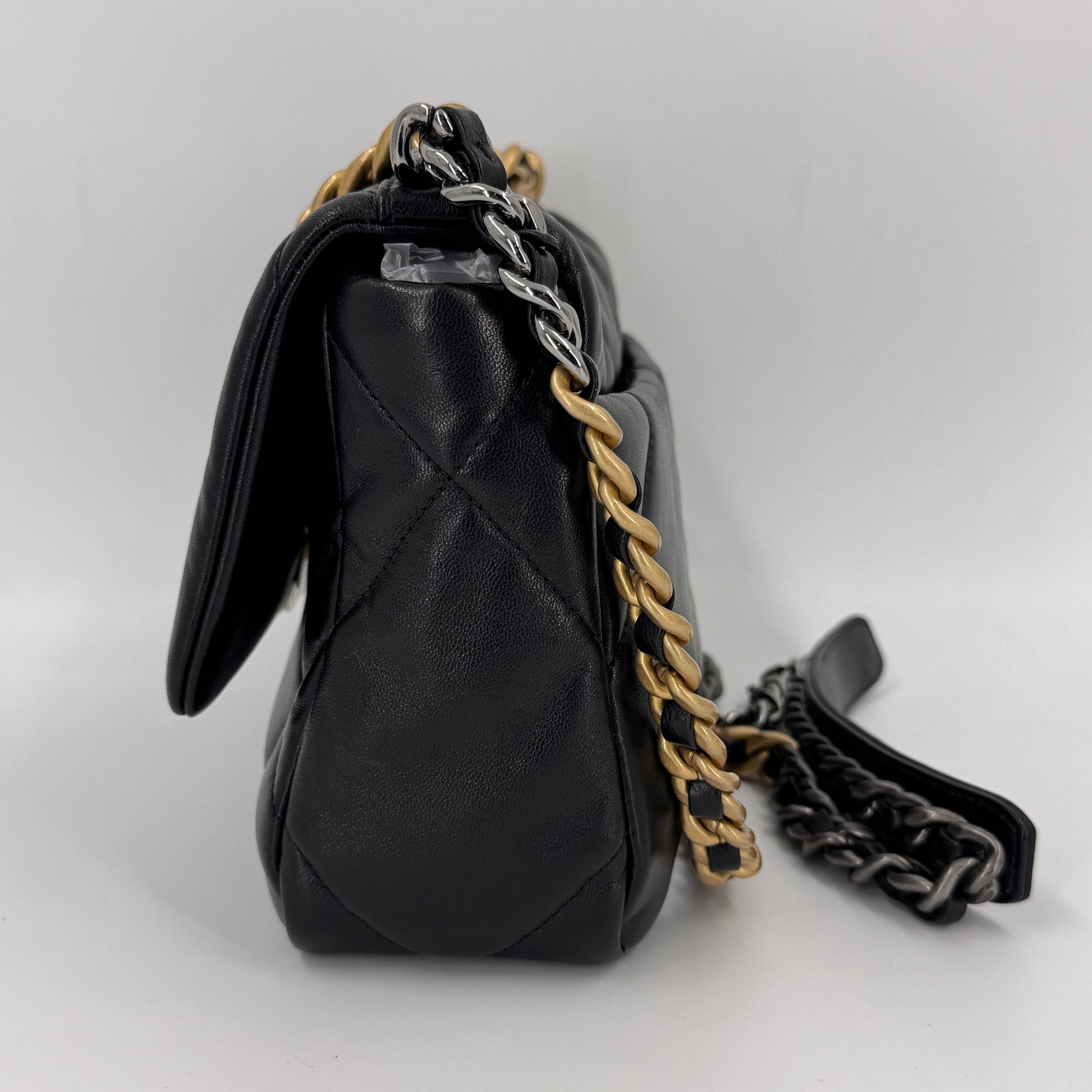 Goatskin Quilted Medium Chanel 19 Flap Black NJ