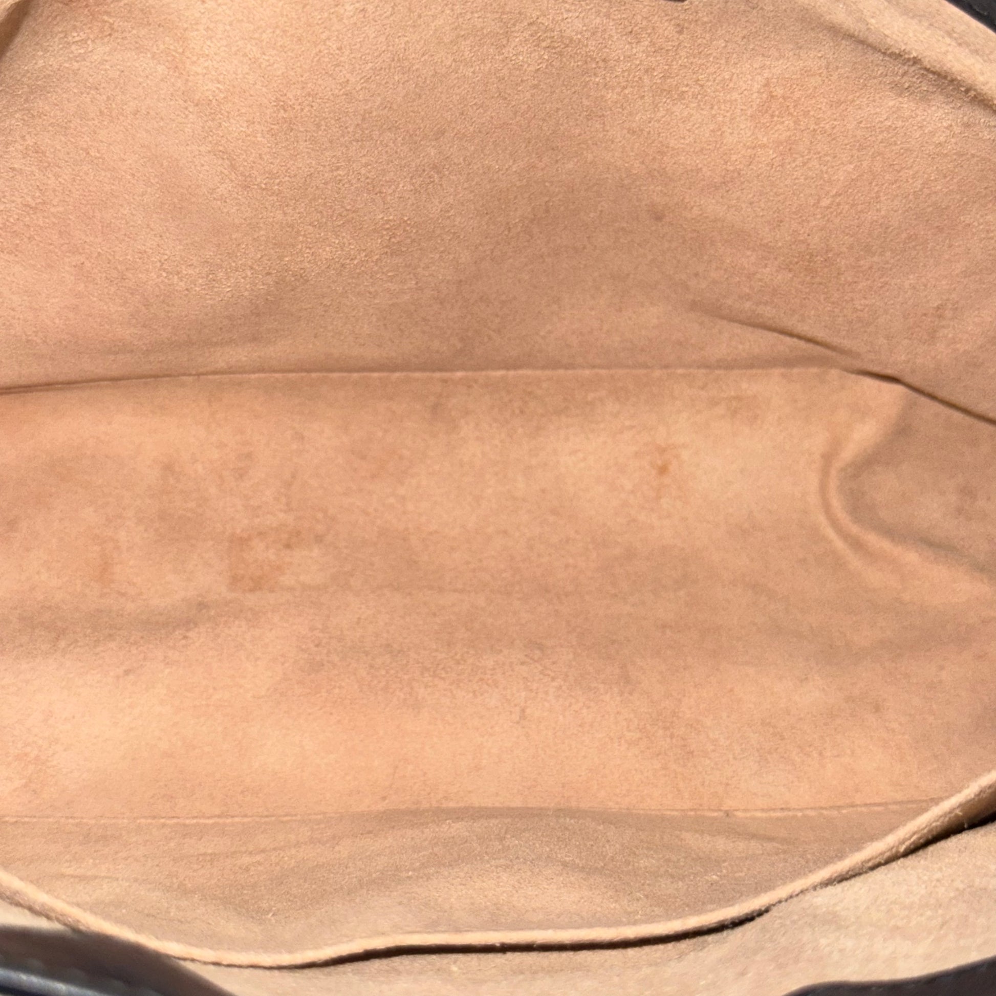 GG Marmont Flap Bag Matelasse Leather Medium
