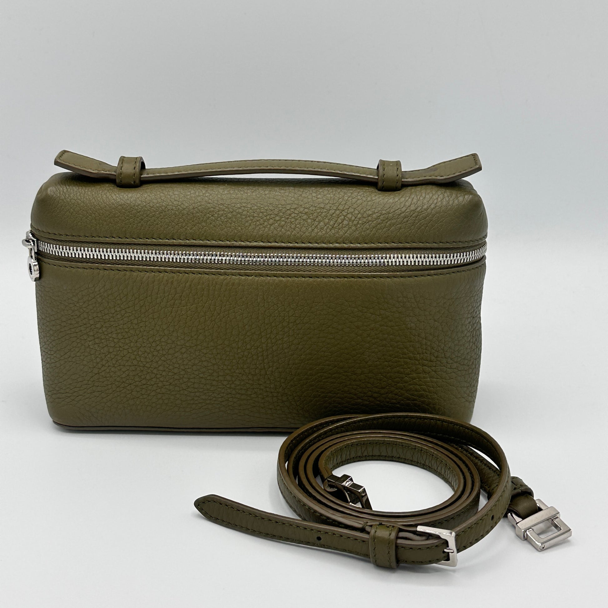 Extra Pocket L19 Grained Calfskin Pouch