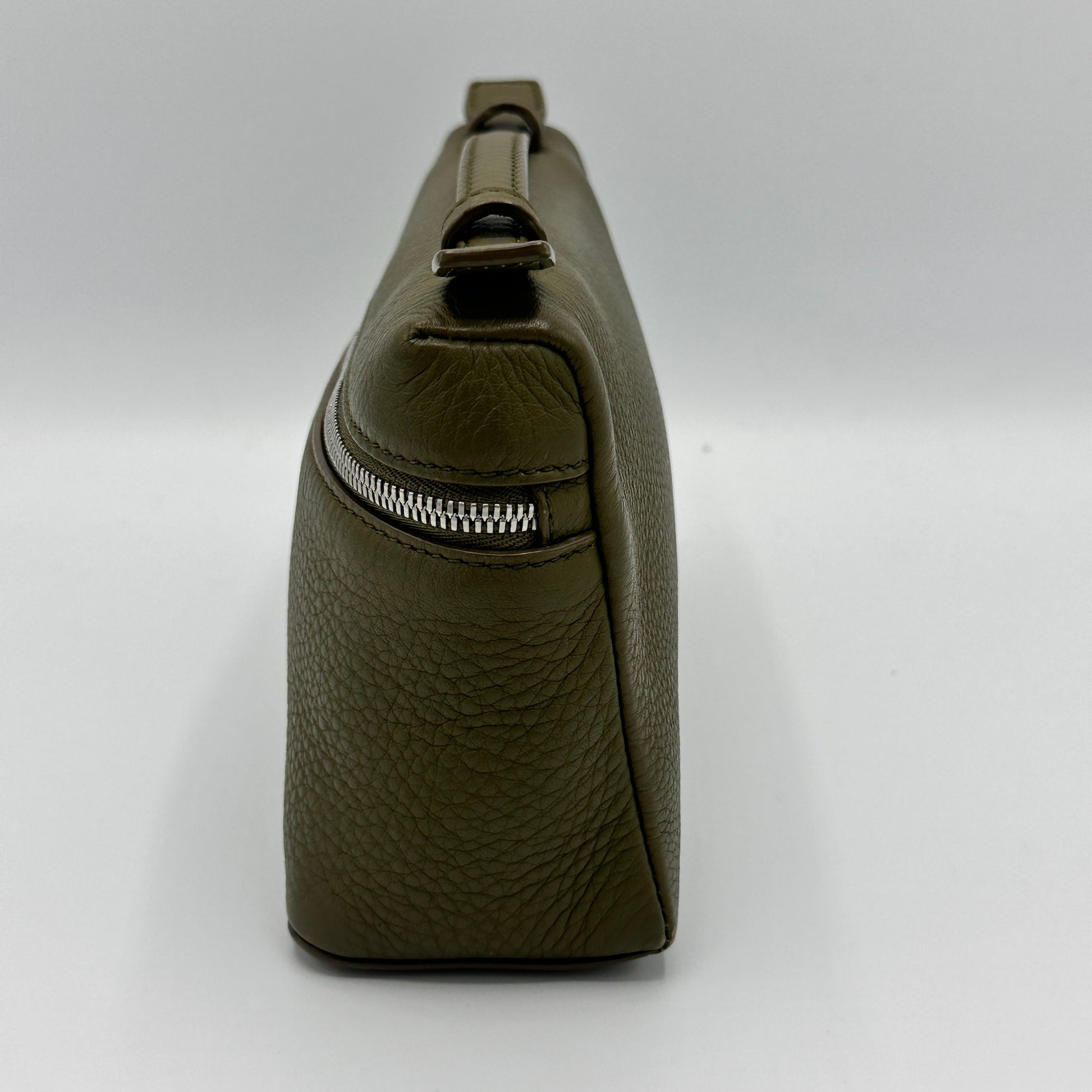 Extra Pocket L19 Grained Calfskin Pouch