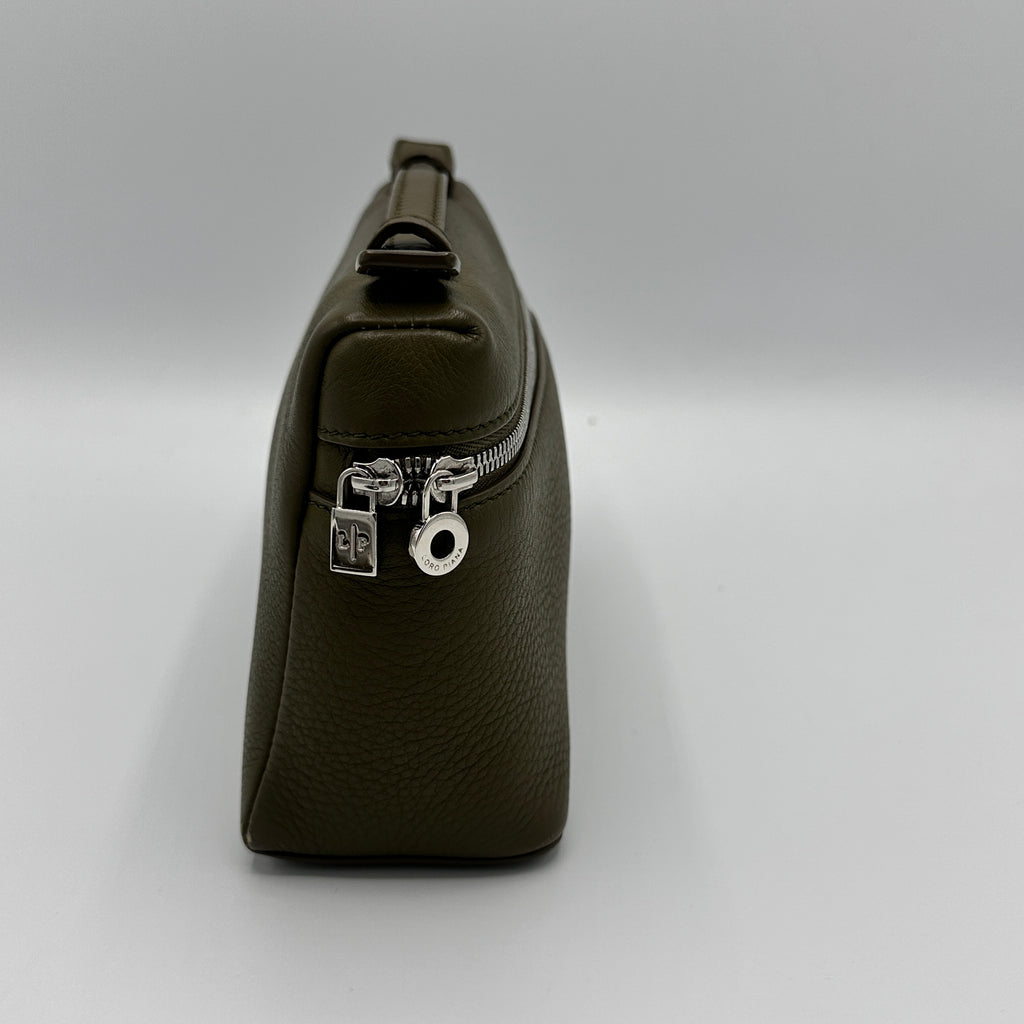 Extra Pocket L19 Grained Calfskin Pouch