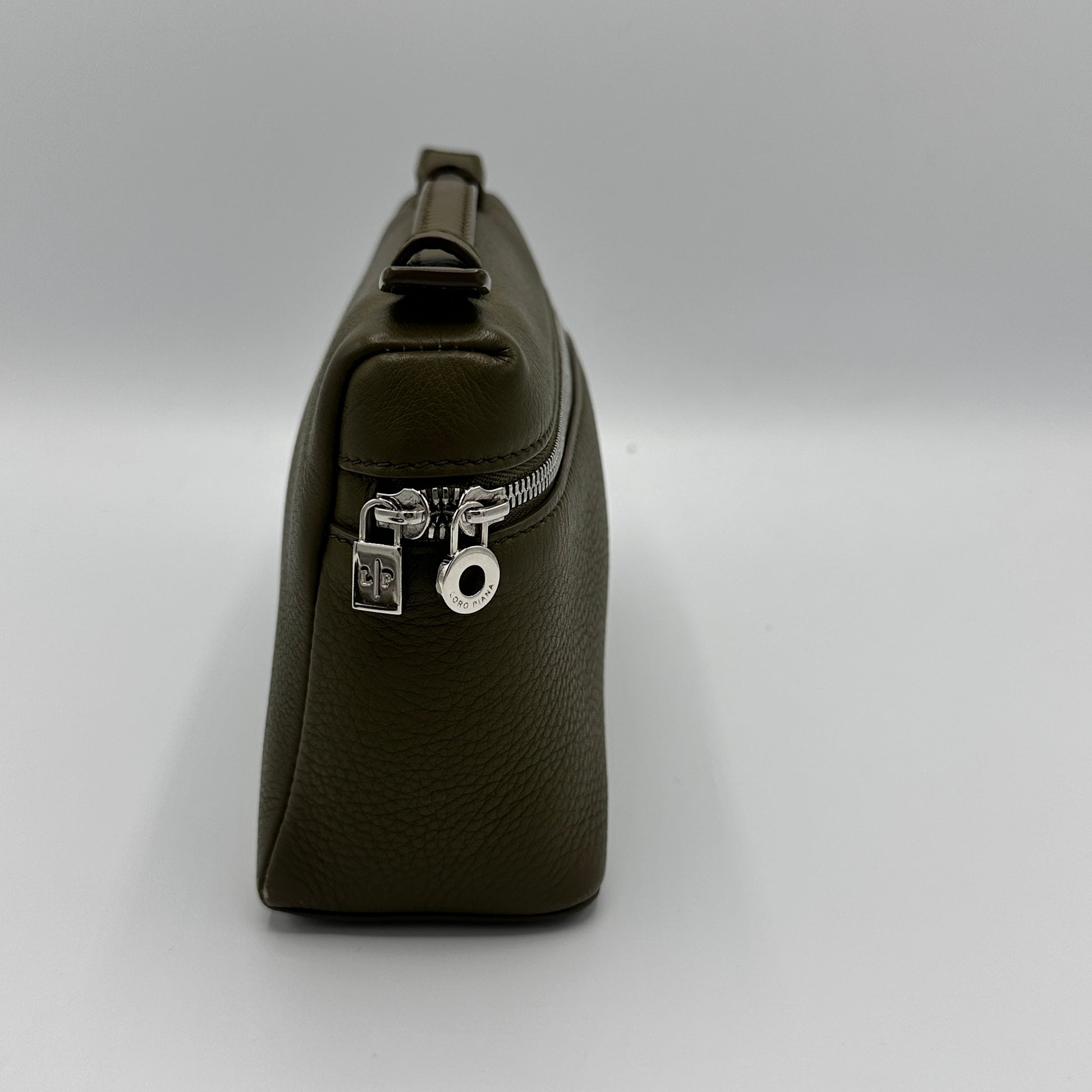 Extra Pocket L19 Grained Calfskin Pouch