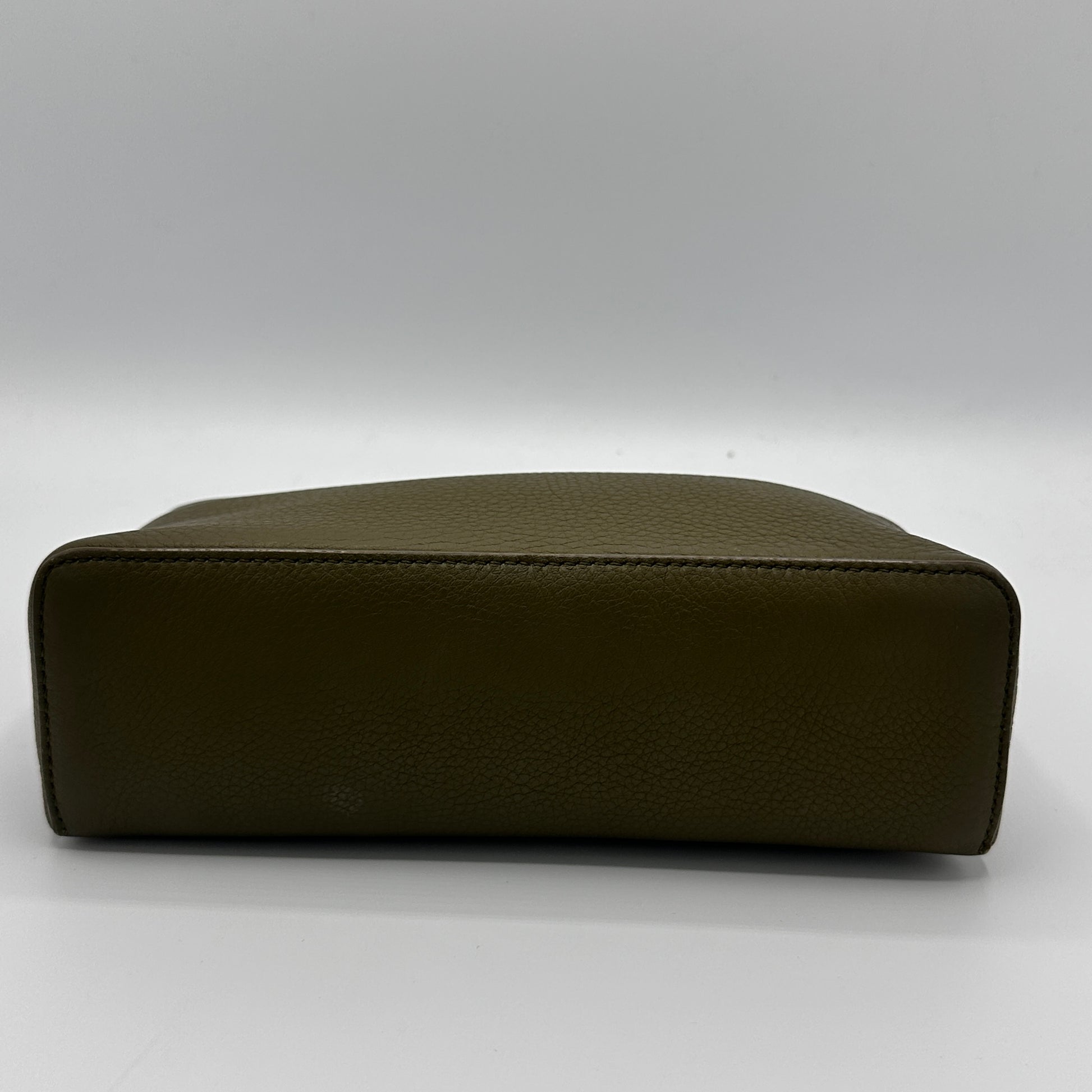 Extra Pocket L19 Grained Calfskin Pouch