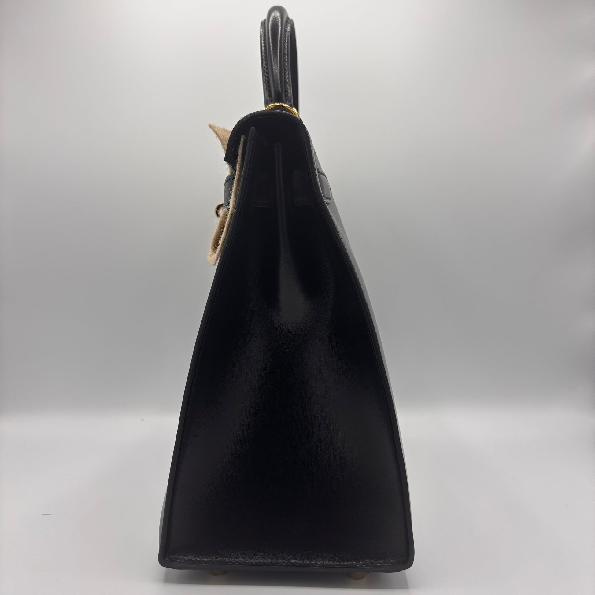 Kelly Handbag Noir Box Calf with Gold Hardware 28(D Stamp Year 2020)