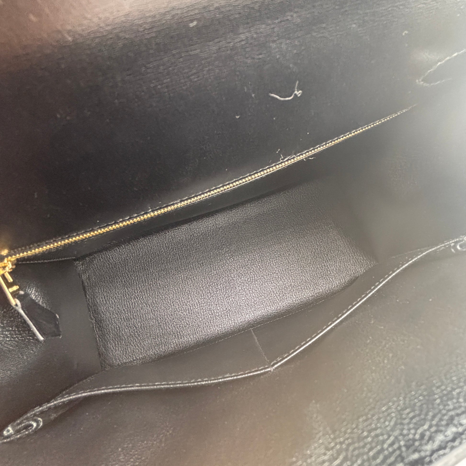Kelly Handbag Noir Box Calf with Gold Hardware 28(D Stamp Year 2020)
