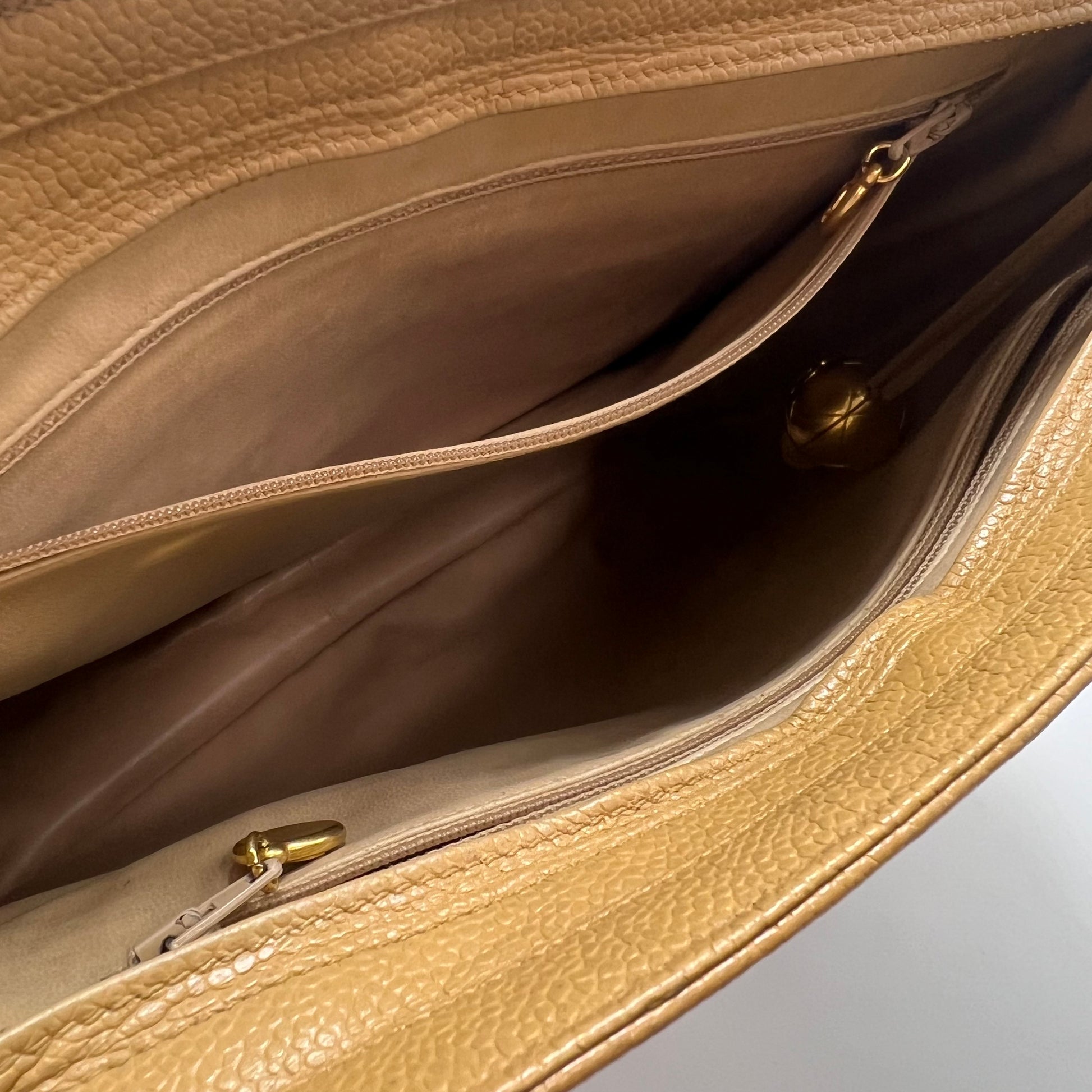 Vintage Caviar 6cc Shoulder Bag
