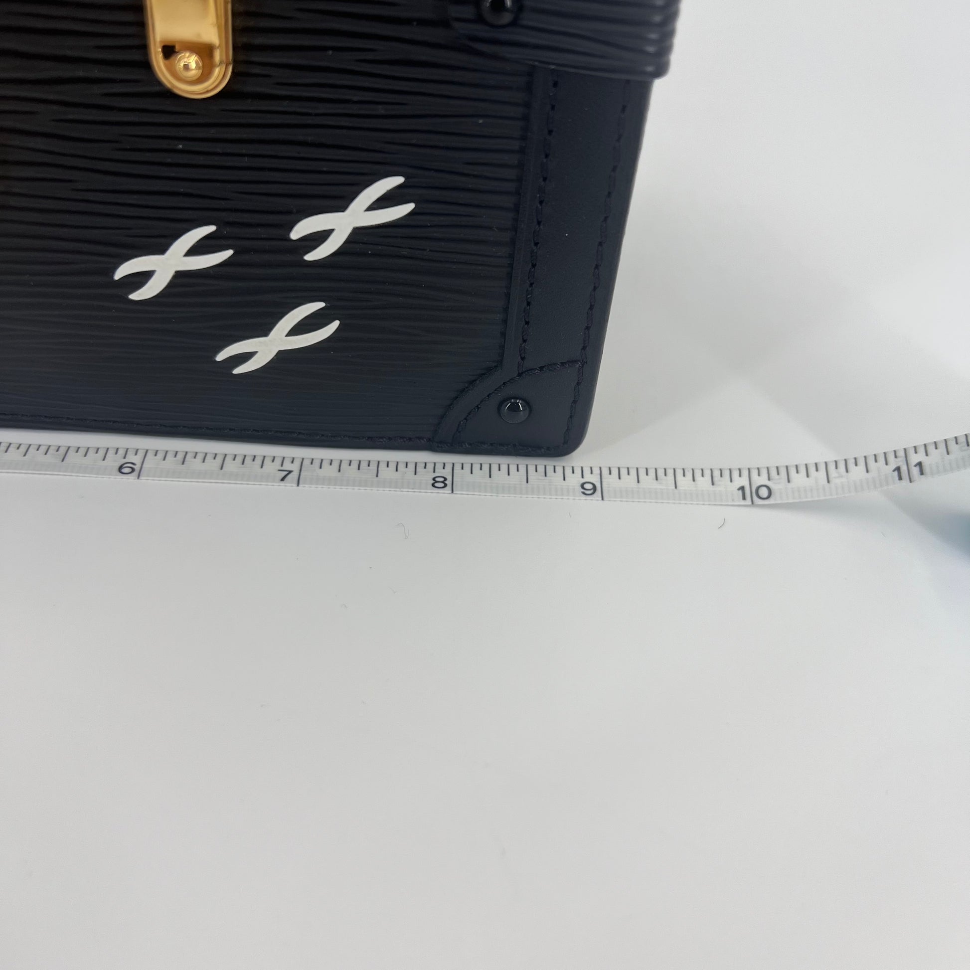Epi Trunk Clutch Black For Gisel