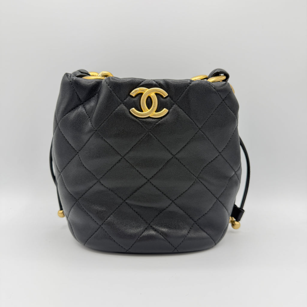 Entwined Chain Top Handle Drawstring Bucket Bag Quilted Shiny Lambskin Small