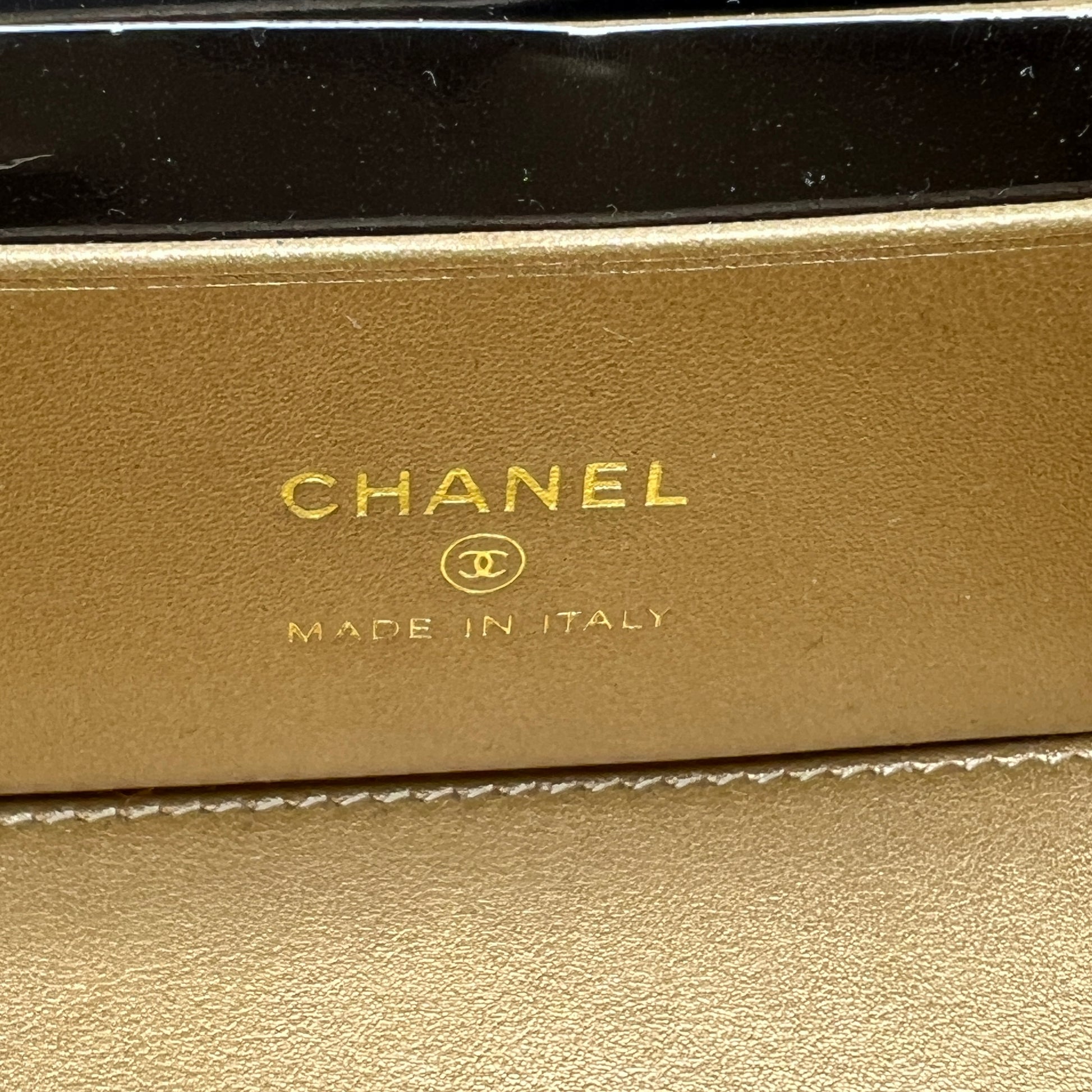 Classic Vanity Case with Chain Lambskin Small Twins