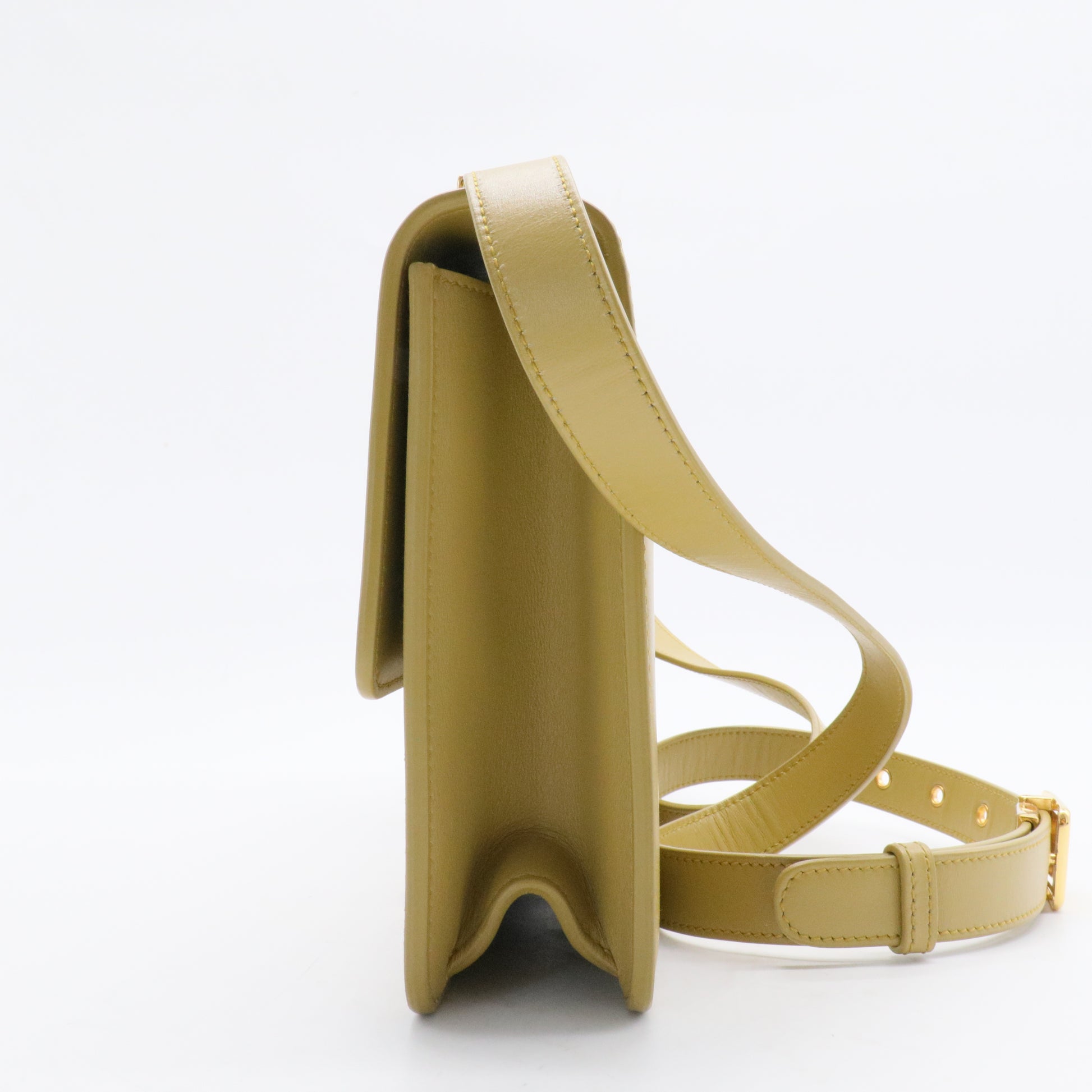 30 Montaigne Flap Bag Gradient Leather