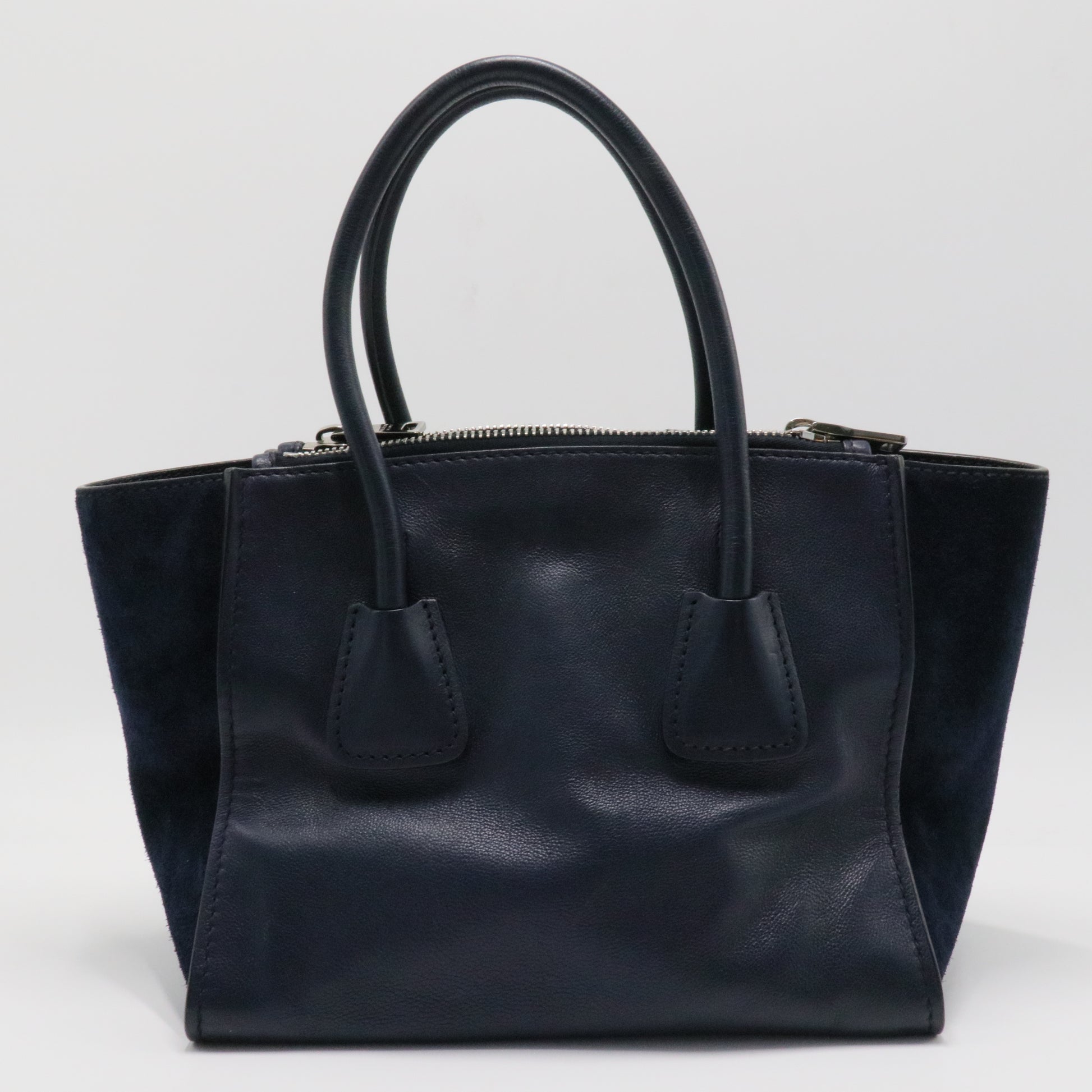 Twin Pocket Tote Glace Calf Medium
