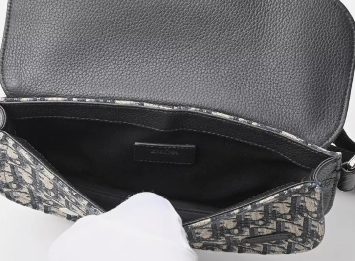 Saddle Messenger Pouch Leather - twins