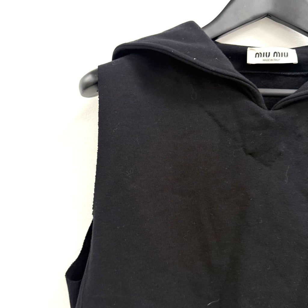 Miu Miu Felpa logo-embroidered sleeveless top in black xs